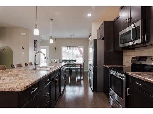 453 Heritage Drive, Fort Mcmurray, AB - Indoor Photo Showing Kitchen With Upgraded Kitchen
