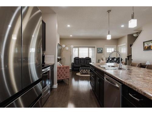 453 Heritage Drive, Fort Mcmurray, AB - Indoor Photo Showing Kitchen With Double Sink With Upgraded Kitchen