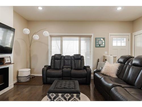 453 Heritage Drive, Fort Mcmurray, AB - Indoor Photo Showing Living Room