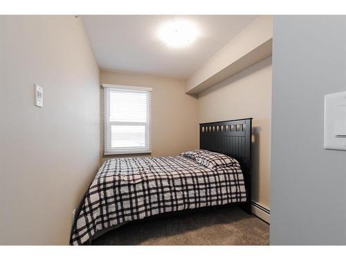 334-201 Abasand Drive, Fort Mcmurray, AB - Indoor Photo Showing Bedroom