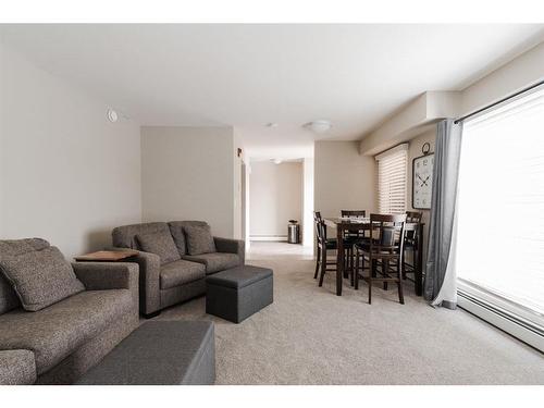 334-201 Abasand Drive, Fort Mcmurray, AB - Indoor Photo Showing Living Room