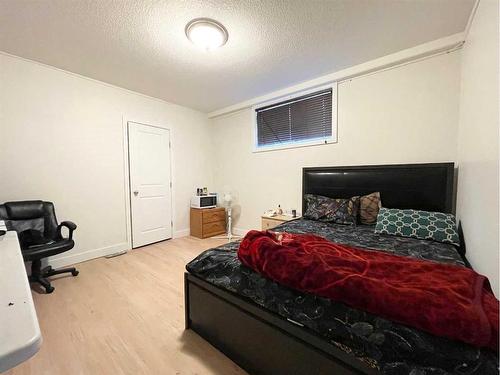 363 Fireweed Crescent, Fort Mcmurray, AB - Indoor Photo Showing Bedroom
