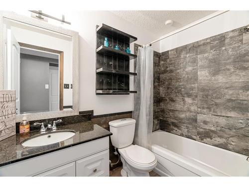 197 Ross Haven Drive, Fort Mcmurray, AB - Indoor Photo Showing Bathroom