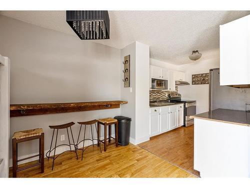 197 Ross Haven Drive, Fort Mcmurray, AB - Indoor Photo Showing Kitchen