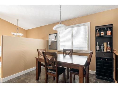 117 Elderberry Street, Fort Mcmurray, AB - Indoor Photo Showing Dining Room