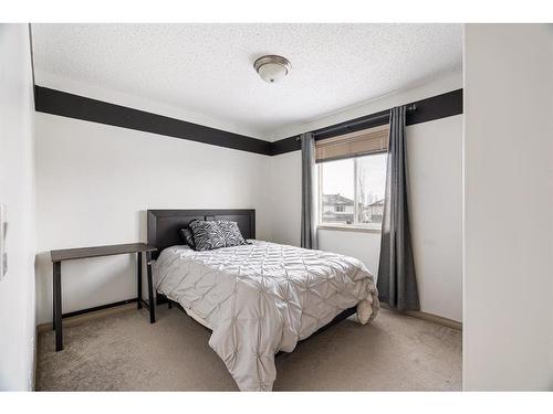 153 Cinnamon Street, Fort Mcmurray, AB - Indoor Photo Showing Bedroom
