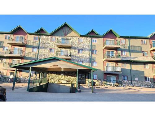 1411-200 Lougheed Drive, Fort Mcmurray, AB - Outdoor With Balcony