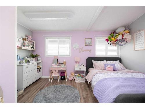 100 Ash Way, Fort Mcmurray, AB - Indoor Photo Showing Bedroom