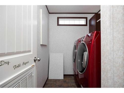 152 Grenada Place, Fort Mcmurray, AB - Indoor Photo Showing Laundry Room