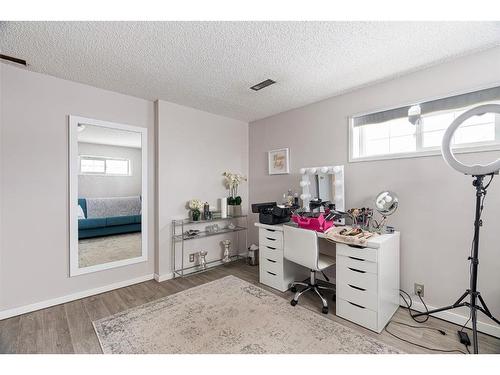 241 Bird Crescent, Fort Mcmurray, AB - Indoor Photo Showing Other Room