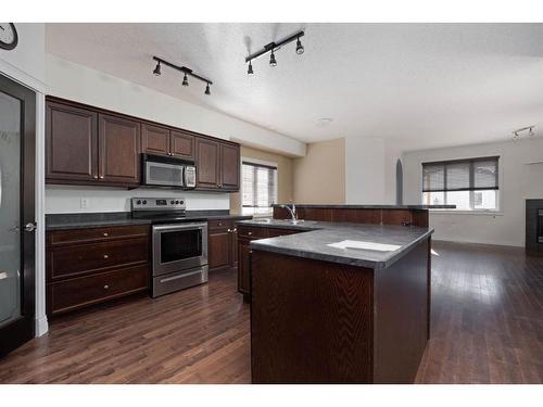 262 Rattlepan Creek Crescent, Fort Mcmurray, AB - Indoor Photo Showing Kitchen