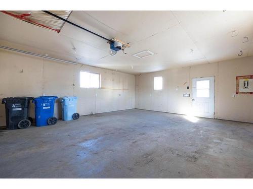 262 Rattlepan Creek Crescent, Fort Mcmurray, AB - Indoor Photo Showing Garage