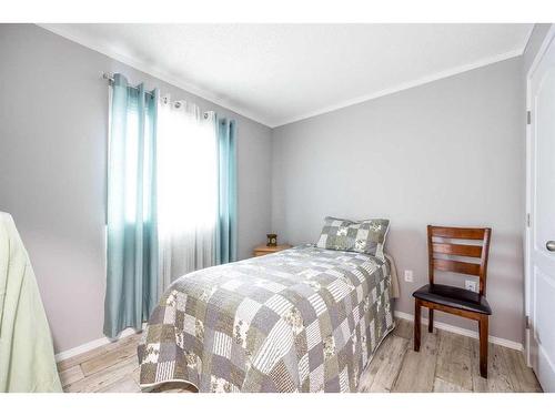 357 Mckinlay Crescent, Fort Mcmurray, AB - Indoor Photo Showing Bedroom