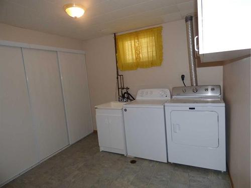 10014 102 Avenue, Lac La Biche, AB - Indoor Photo Showing Laundry Room
