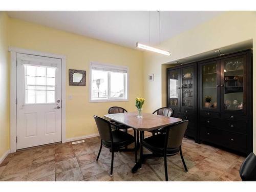 382 Pacific Crescent, Fort Mcmurray, AB - Indoor Photo Showing Dining Room