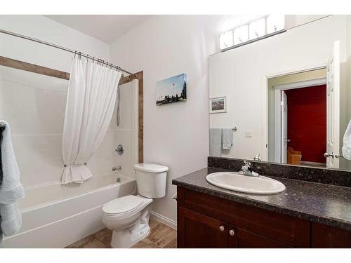 382 Pacific Crescent, Fort Mcmurray, AB - Indoor Photo Showing Bathroom