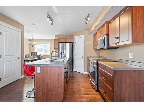 237 Callen Drive, Fort Mcmurray, AB - Indoor Photo Showing Kitchen
