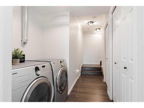 145 Sandstone Lane, Fort Mcmurray, AB - Indoor Photo Showing Laundry Room