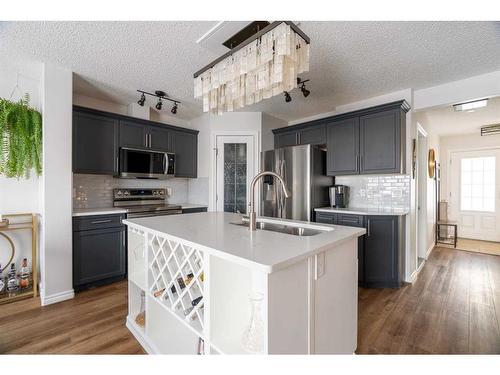 145 Sandstone Lane, Fort Mcmurray, AB - Indoor Photo Showing Kitchen With Upgraded Kitchen
