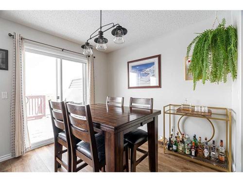 145 Sandstone Lane, Fort Mcmurray, AB - Indoor Photo Showing Dining Room