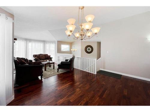 209 Blanchett Road, Fort Mcmurray, AB - Indoor Photo Showing Living Room