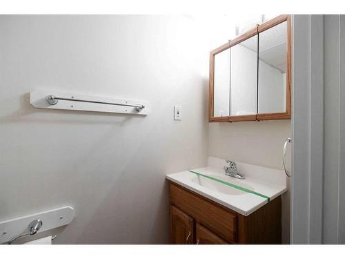 110 Caldwell Crescent, Fort Mcmurray, AB - Indoor Photo Showing Bathroom