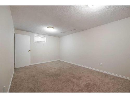 110 Caldwell Crescent, Fort Mcmurray, AB - Indoor Photo Showing Other Room