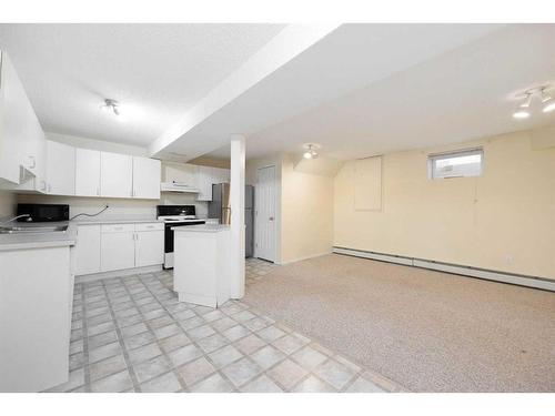 112 Caldwell Crescent, Fort Mcmurray, AB - Indoor Photo Showing Kitchen