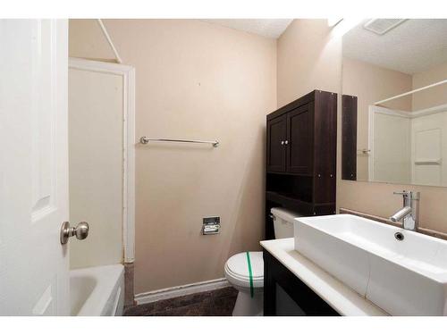 112 Caldwell Crescent, Fort Mcmurray, AB - Indoor Photo Showing Bathroom