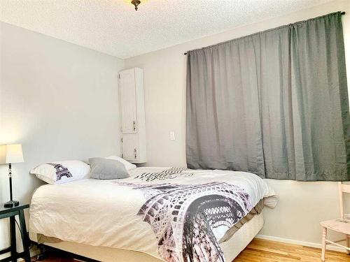 9114 97 Avenue, Lac La Biche, AB - Indoor Photo Showing Bedroom