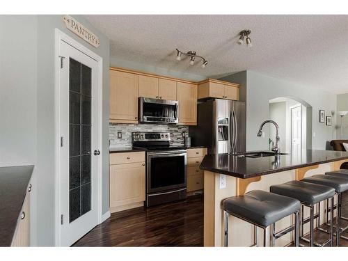146 Iris Way, Fort Mcmurray, AB - Indoor Photo Showing Kitchen With Stainless Steel Kitchen