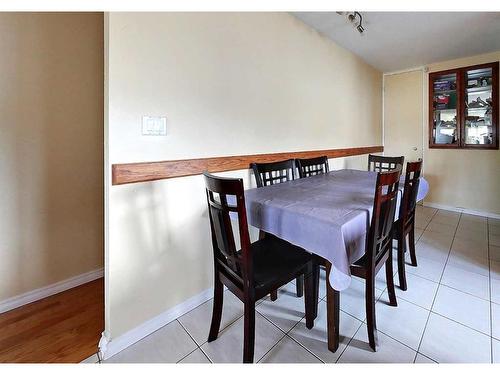 25 Fitzgerald Avenue, Fort Mcmurray, AB - Indoor Photo Showing Dining Room