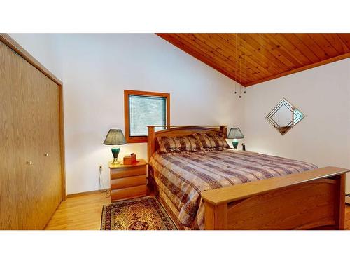 153 & 157 Lakeshore Drive, Lac La Biche, AB - Indoor Photo Showing Bedroom