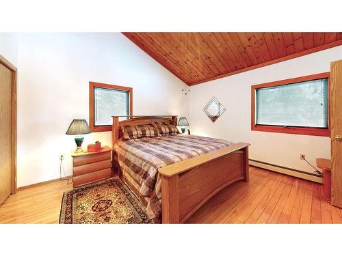 153 & 157 Lakeshore Drive, Lac La Biche, AB - Indoor Photo Showing Bedroom