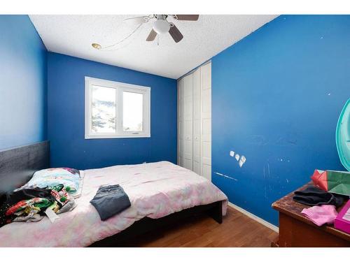 173 Sitka Drive, Fort Mcmurray, AB - Indoor Photo Showing Bedroom