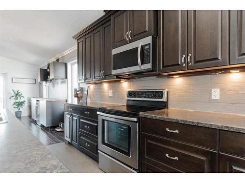 781 Beacon Hill Drive, Fort Mcmurray, AB - Indoor Photo Showing Kitchen