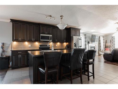 781 Beacon Hill Drive, Fort Mcmurray, AB - Indoor Photo Showing Kitchen With Double Sink With Upgraded Kitchen