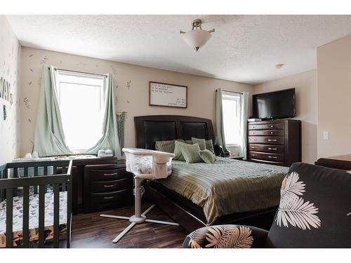 781 Beacon Hill Drive, Fort Mcmurray, AB - Indoor Photo Showing Bedroom