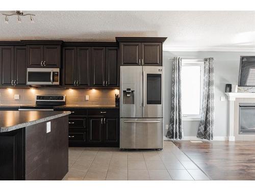 781 Beacon Hill Drive, Fort Mcmurray, AB - Indoor Photo Showing Kitchen
