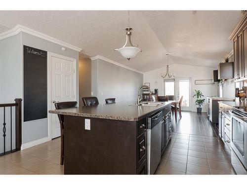 781 Beacon Hill Drive, Fort Mcmurray, AB - Indoor Photo Showing Kitchen With Upgraded Kitchen