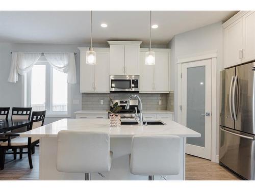 113 Garson Place, Fort Mcmurray, AB - Indoor Photo Showing Kitchen With Stainless Steel Kitchen With Upgraded Kitchen