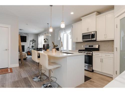 113 Garson Place, Fort Mcmurray, AB - Indoor Photo Showing Kitchen With Stainless Steel Kitchen With Upgraded Kitchen