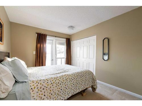 140 Brosseau Crescent, Fort Mcmurray, AB - Indoor Photo Showing Bedroom