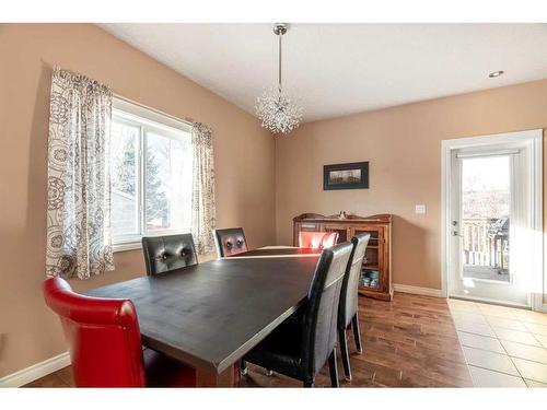 140 Brosseau Crescent, Fort Mcmurray, AB - Indoor Photo Showing Dining Room
