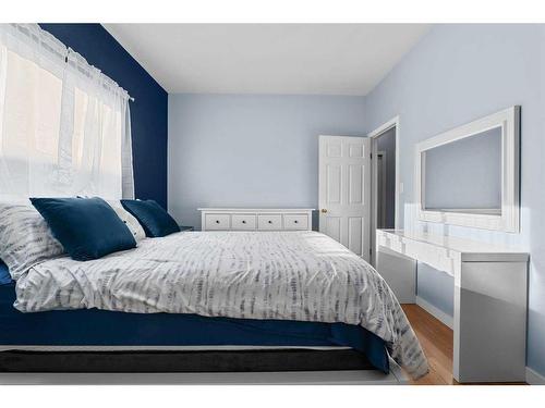 179 Breukel Crescent, Fort Mcmurray, AB - Indoor Photo Showing Bedroom