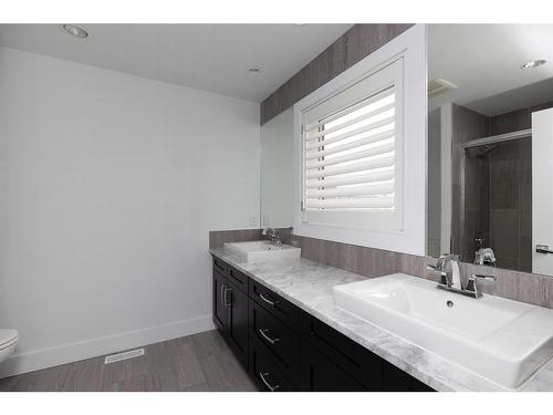 121 Cormorant Place, Fort Mcmurray, AB - Indoor Photo Showing Bathroom