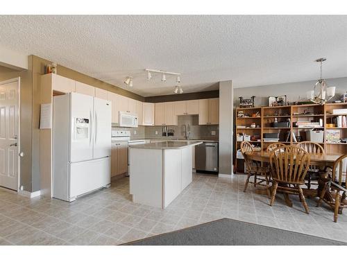 179 Bear Paw Drive, Fort Mcmurray, AB - Indoor Photo Showing Kitchen