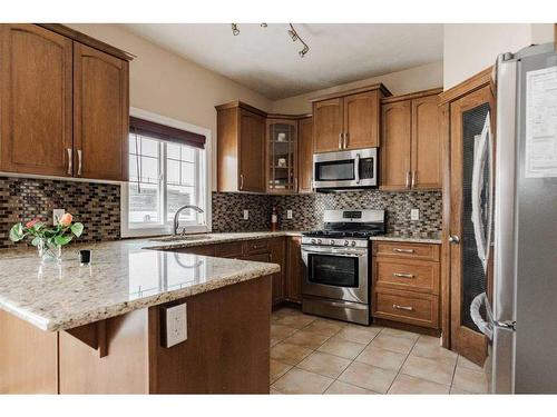 192 Killdeer Way, Fort Mcmurray, AB - Indoor Photo Showing Kitchen With Upgraded Kitchen