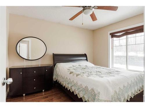 192 Killdeer Way, Fort Mcmurray, AB - Indoor Photo Showing Bedroom