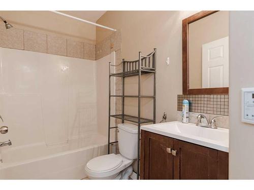 192 Killdeer Way, Fort Mcmurray, AB - Indoor Photo Showing Kitchen With Double Sink